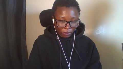 pretty_kemmy online show from October 8, 2025, 7:22 pm
