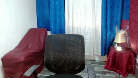 pretty_lady_kitty online show from December 12, 2024, 12:38 am