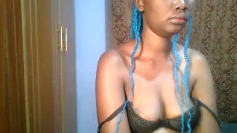 pretty_leilah online show from January 15, 2026, 6:33 pm