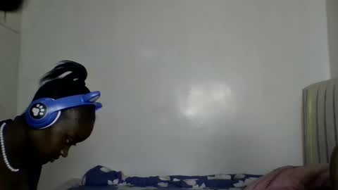 pretty luv1 online show from February 3, 2026, 8:47 pm