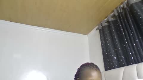pretty luv1 online show from March 26, 2026, 9:26 am
