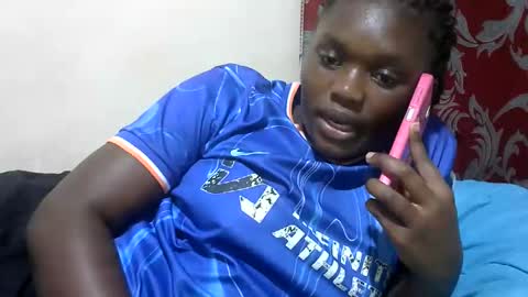 pretty_melan online show from February 17, 2026, 7:31 pm