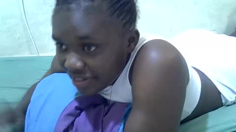 pretty_melan online show from April 1, 2026, 10:27 am