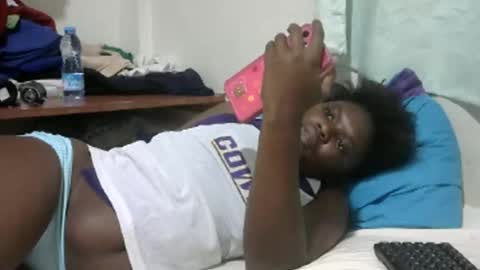 pretty_melan online show from June 3, 2026, 3:50 pm