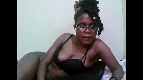Snapshot of pretty_mellan chatting on February 1, 2025, 2:24 pm pretty_mellan online show from February 1, 2025, 2:24 pm