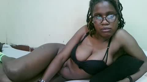 Snapshot of pretty_mellan chatting on February 27, 2025, 9:36 pm pretty_mellan online show from February 27, 2025, 9:36 pm