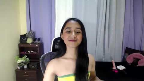 Snapshot of pretty_morenaxx chatting on March 11, 2025, 1:48 am Marimar online show from March 11, 2025, 1:48 am