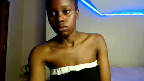 Snapshot of pretty_nyra chatting on July 6, 2026, 7:38 pm Nyra online show from July 6, 2026, 7:38 pm