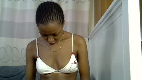 pretty_petite24 online show from January 5, 2025, 1:47 pm