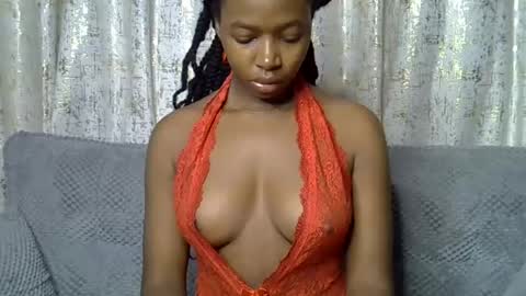 Snapshot of pretty_petite24 chatting on June 26, 2026, 3:33 am pretty_petite24 online show from June 26, 2026, 3:33 am