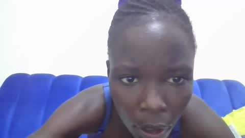 pretty_petite_ebony online show from December 3, 2024, 1:52 am