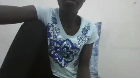 pretty_petite_ebony online show from December 6, 2024, 11:25 pm