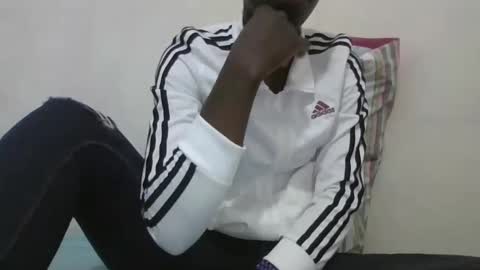 pretty_petite_ebony online show from December 17, 2024, 12:00 pm