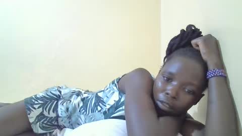 pretty_petite_ebony online show from February 12, 2025, 9:11 pm