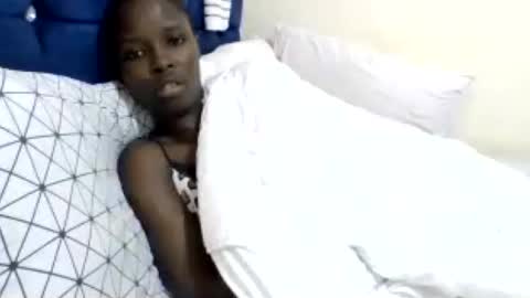 Snapshot of pretty_petite_ebony chatting on June 27, 2026, 12:22 pm pretty_petite_ebony online show from June 27, 2026, 12:22 pm