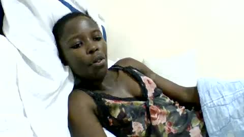 Snapshot of pretty_petite_ebony chatting on July 5, 2026, 5:36 am pretty_petite_ebony online show from July 5, 2026, 5:36 am