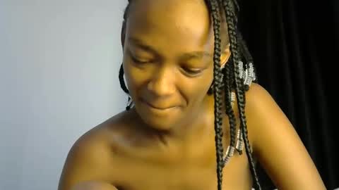 Snapshot of pretty_queennie chatting on May 27, 2026, 10:18 pm Pretty doll online show from May 27, 2026, 10:18 pm