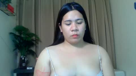 pretty stela online show from November 9, 2025, 2:15 pm