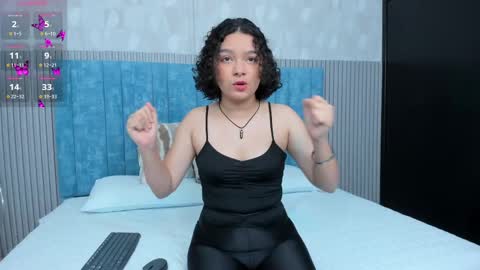 Snapshot of pretty_sunlight_ chatting on March 6, 2025, 2:19 am Daisy Flower online show from March 6, 2025, 2:19 am