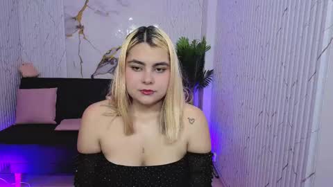 pretty_tay online show from April 10, 2026, 11:37 am