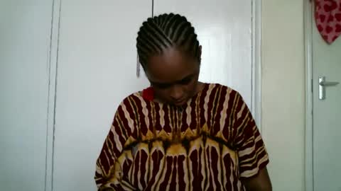 Snapshot of pretty_zii chatting on October 7, 2025, 10:34 am zii online show from October 7, 2025, 10:34 am