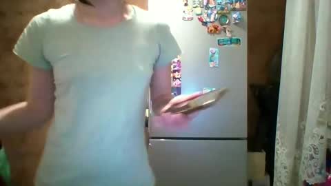 Bella online show from April 16, 2026, 8:31 pm