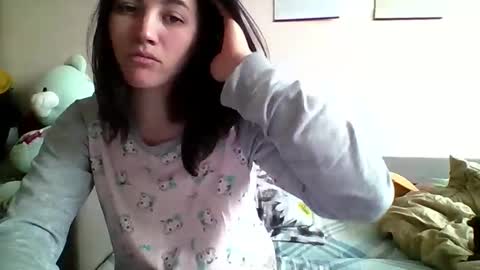 Bella online show from April 20, 2026, 8:50 am