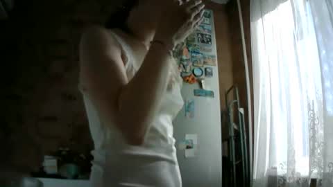 Bella online show from May 19, 2026, 3:46 am
