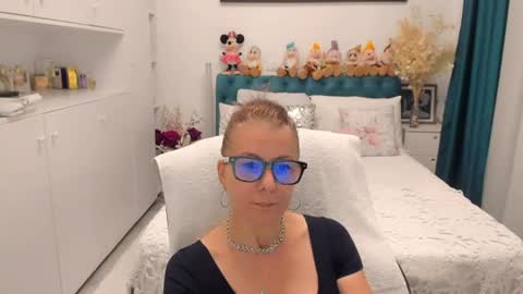 Snapshot of prettyblackeyes chatting on June 13, 2026, 6:00 am wilma online show from June 13, 2026, 6:00 am