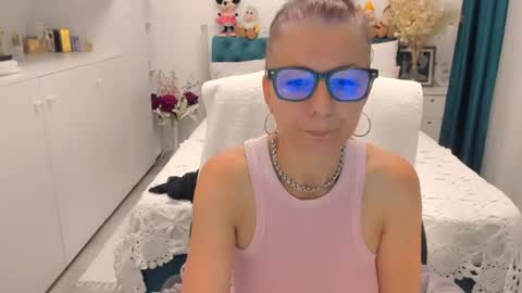 Snapshot of prettyblackeyes chatting on June 17, 2026, 5:54 am wilma online show from June 17, 2026, 5:54 am