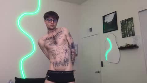 pretty boy online show from December 23, 2025, 2:20 am