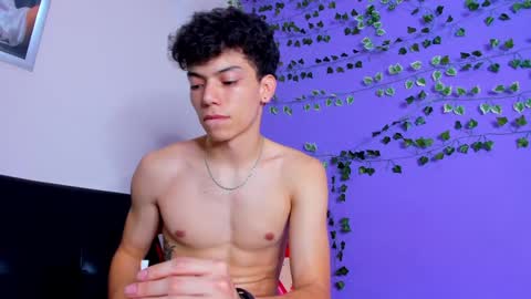 Snapshot of prettybunnies08 chatting on January 29, 2025, 11:04 pm Enzo Denis online show from January 29, 2025, 11:04 pm