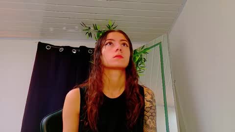 Snapshot of prettybunnies08 chatting on November 30, 2025, 8:13 pm Enzo Denis online show from November 30, 2025, 8:13 pm