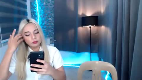 Snapshot of prettycumnotes69 chatting on February 18, 2025, 2:59 am ASHLEY online show from February 18, 2025, 2:59 am