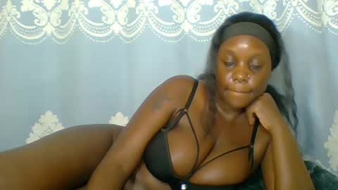 Snapshot of prettydarkskin002 chatting on June 25, 2026, 11:09 pm SHANIA online show from June 25, 2026, 11:09 pm