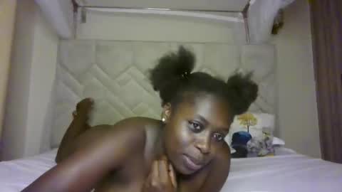 Snapshot of prettydulce chatting on June 8, 2026, 3:45 pm prettydulce online show from June 8, 2026, 3:45 pm