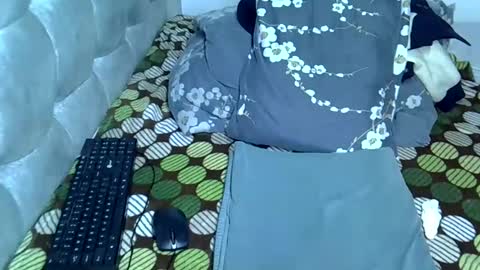 Prettiesexxy online show from April 12, 2026, 12:10 pm