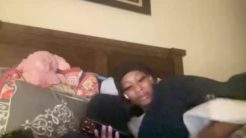 prettyfacefemale online show from February 22, 2026, 2:34 am