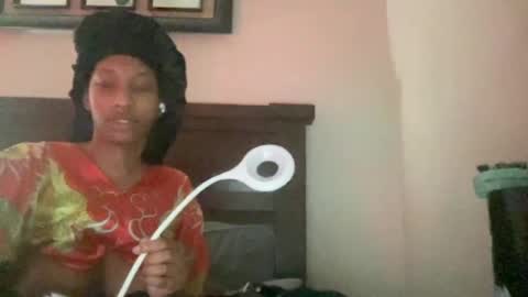 prettyfacefemale online show from August 6, 2026, 7:10 am
