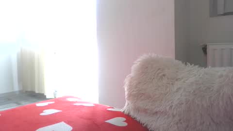 prettyjulliette online show from October 30, 2025, 12:17 pm