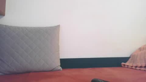 prettyjulliette online show from November 12, 2025, 2:06 pm