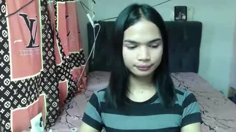 prettykhelcy online show from May 16, 2026, 2:19 am