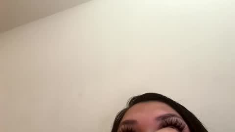 Snapshot of prettylatinamomma01 chatting on February 4, 2026, 6:47 pm prettylatinamomma01 online show from February 4, 2026, 6:47 pm
