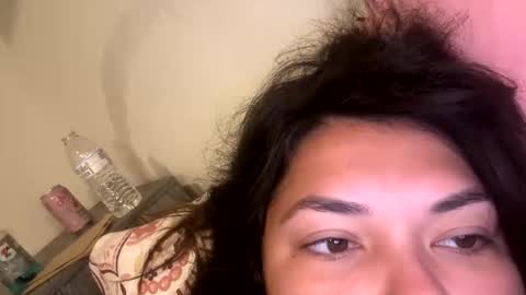Snapshot of prettylatinamomma01 chatting on April 26, 2026, 5:10 pm prettylatinamomma01 online show from April 26, 2026, 5:10 pm