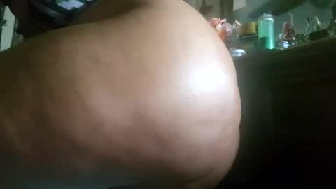 Mona Red online show from February 6, 2025, 1:54 pm