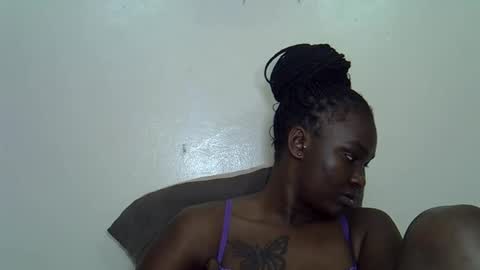 LILIAN online show from September 11, 2025, 6:19 pm