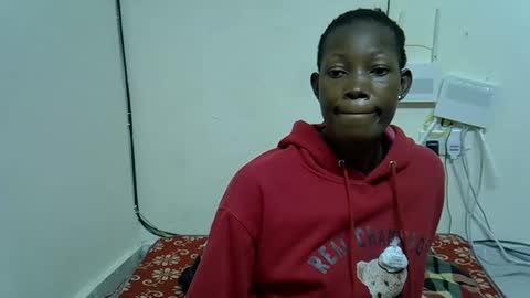 Pretty Queen online show from November 9, 2025, 5:55 pm