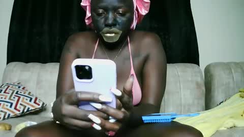 prettyreen online show from February 24, 2025, 9:00 am