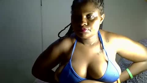 Snapshot of prettyriss chatting on April 18, 2026, 10:54 pm prettyriss online show from April 18, 2026, 10:54 pm
