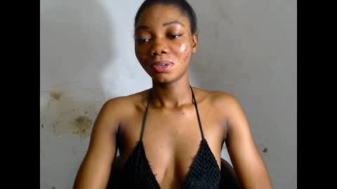 Snapshot of prettysexy6 chatting on April 26, 2026, 10:35 am prettysexy6 online show from April 26, 2026, 10:35 am